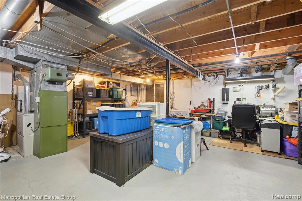 25089 OAKBROOKE Drive, Southfield, MI 48033 — Photo 19