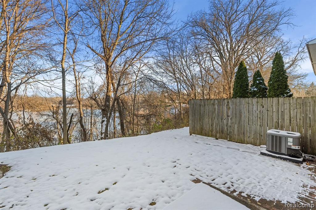 13311 LAKE POINT Boulevard, Van Buren, MI 48111 — Photo 7