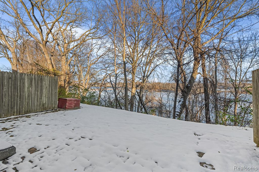13311 LAKE POINT Boulevard, Van Buren, MI 48111 — Photo 8