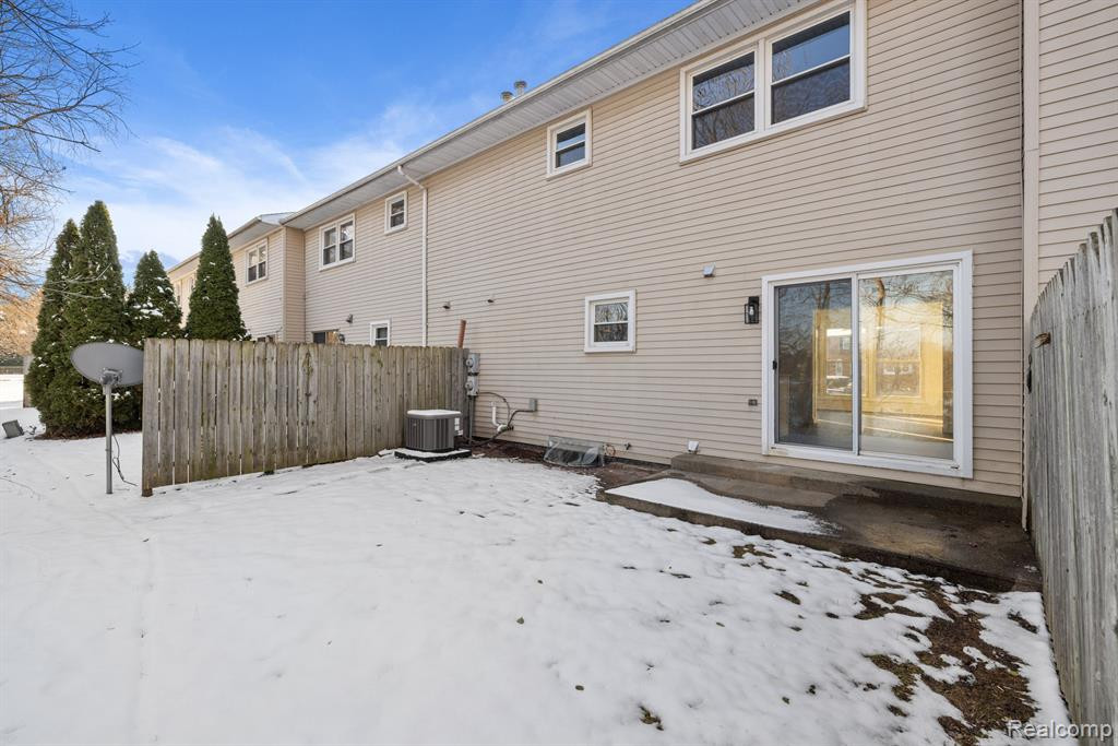 13311 LAKE POINT Boulevard, Van Buren, MI 48111 — Photo 11