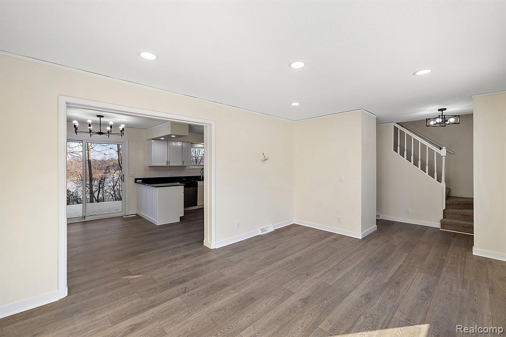 13311 LAKE POINT Boulevard, Van Buren, MI 48111 — Photo 26
