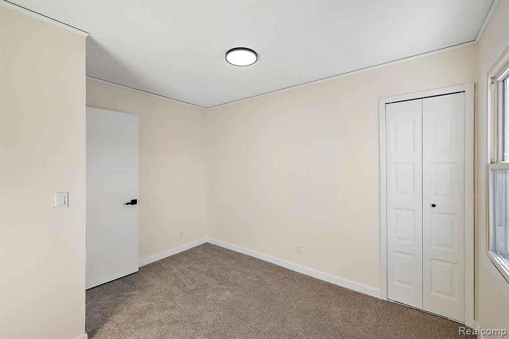 13311 LAKE POINT Boulevard, Van Buren, MI 48111 — Photo 44