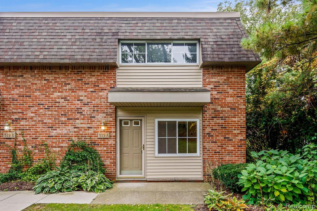 519 LONGSHORE Drive, A, Ann Arbor, MI 48105 — Photo 2