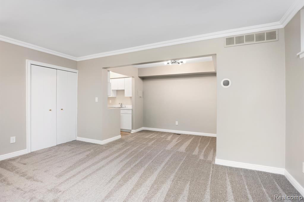 519 LONGSHORE Drive, A, Ann Arbor, MI 48105 — Photo 9