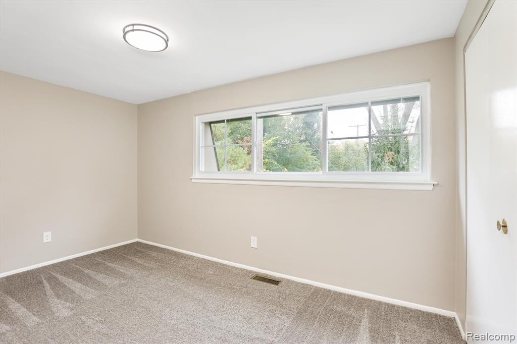 519 LONGSHORE Drive, A, Ann Arbor, MI 48105 — Photo 16