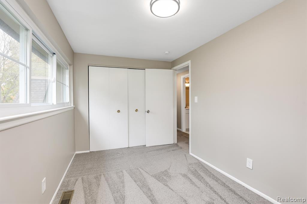 519 LONGSHORE Drive, A, Ann Arbor, MI 48105 — Photo 17