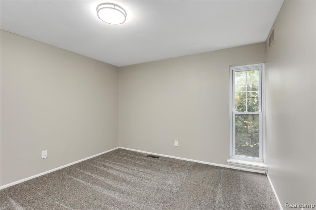 519 LONGSHORE Drive, A, Ann Arbor, MI 48105 — Photo 18