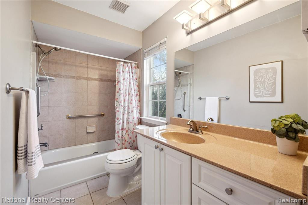 4238 Hunters Circle W, Canton, MI 48188 — Photo 16