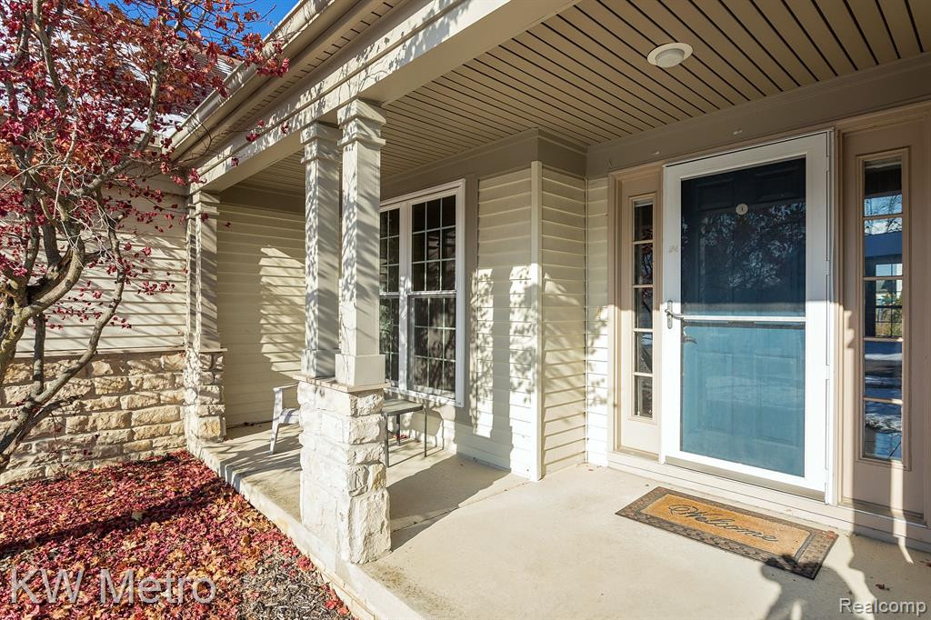 46290 LARCHMONT Drive, Canton, MI 48187 — Photo 2