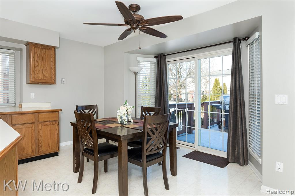 46290 LARCHMONT Drive, Canton, MI 48187 — Photo 12