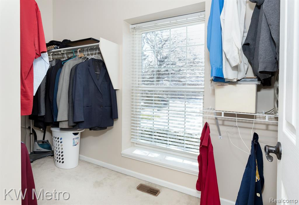 46290 LARCHMONT Drive, Canton, MI 48187 — Photo 25
