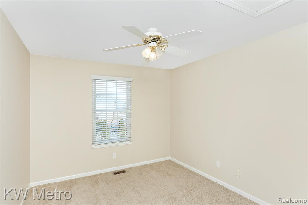 46290 LARCHMONT Drive, Canton, MI 48187 — Photo 27