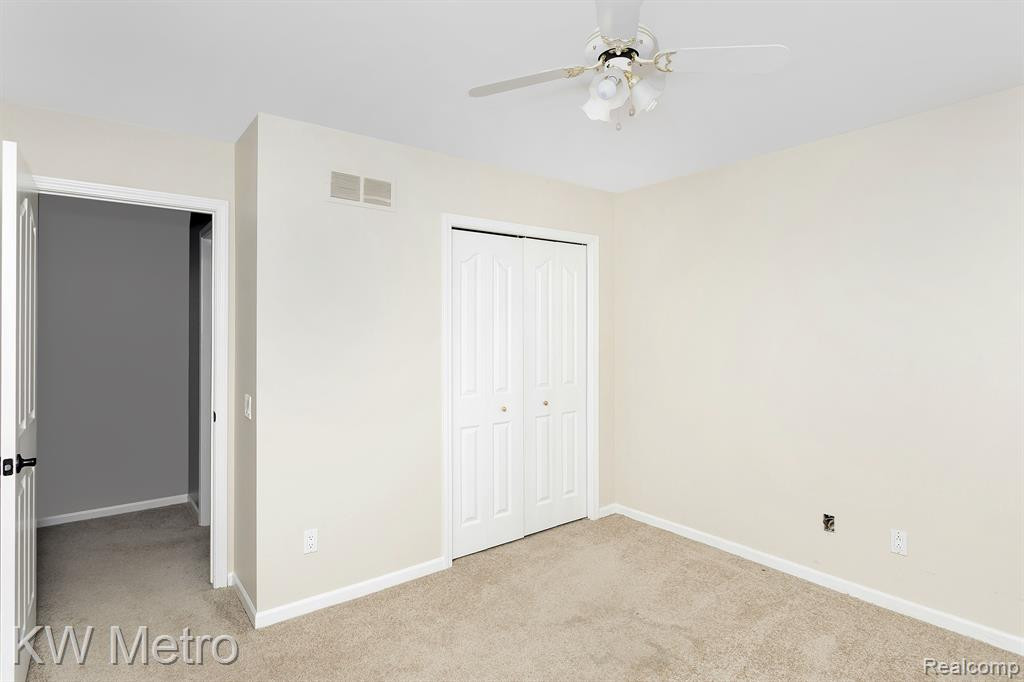 46290 LARCHMONT Drive, Canton, MI 48187 — Photo 29