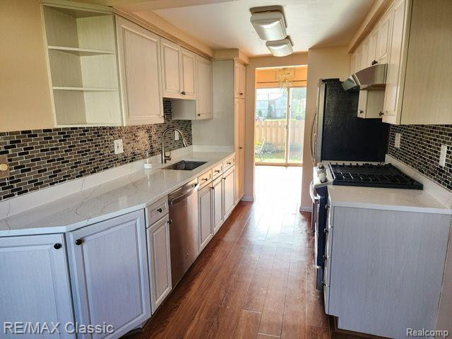 24631 Bashian Drive, Novi, MI — Photo 2