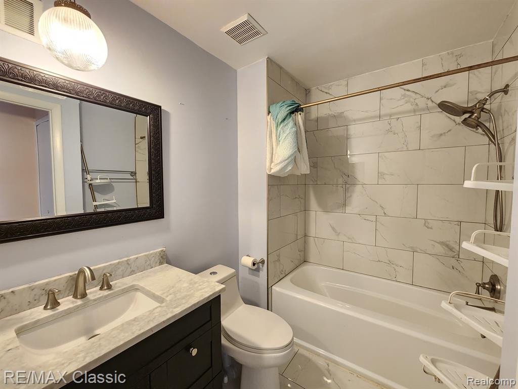 24631 Bashian Drive, Novi, MI — Photo 7