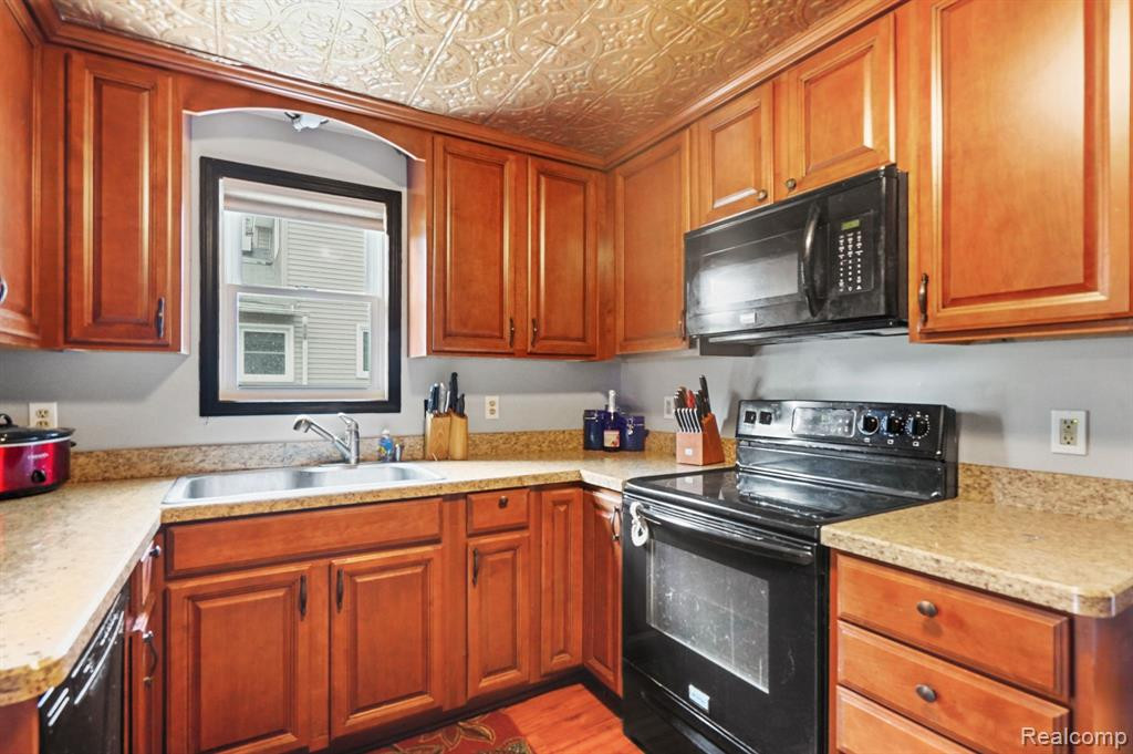 212 W Elizabeth Street, Stockbridge, MI 49285 — Photo 6