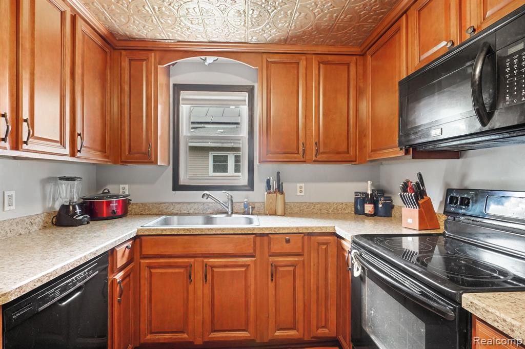 212 W Elizabeth Street, Stockbridge, MI 49285 — Photo 7
