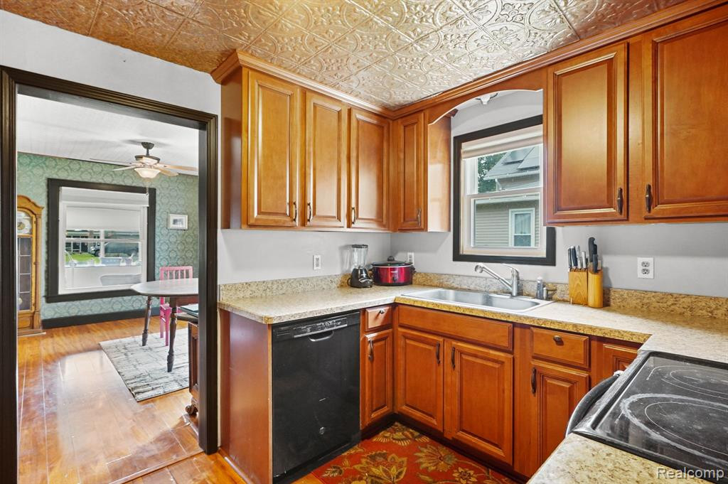 212 W Elizabeth Street, Stockbridge, MI 49285 — Photo 8