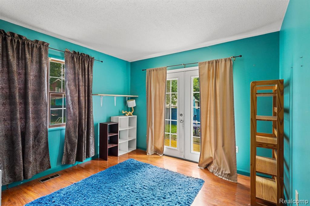 212 W Elizabeth Street, Stockbridge, MI 49285 — Photo 9