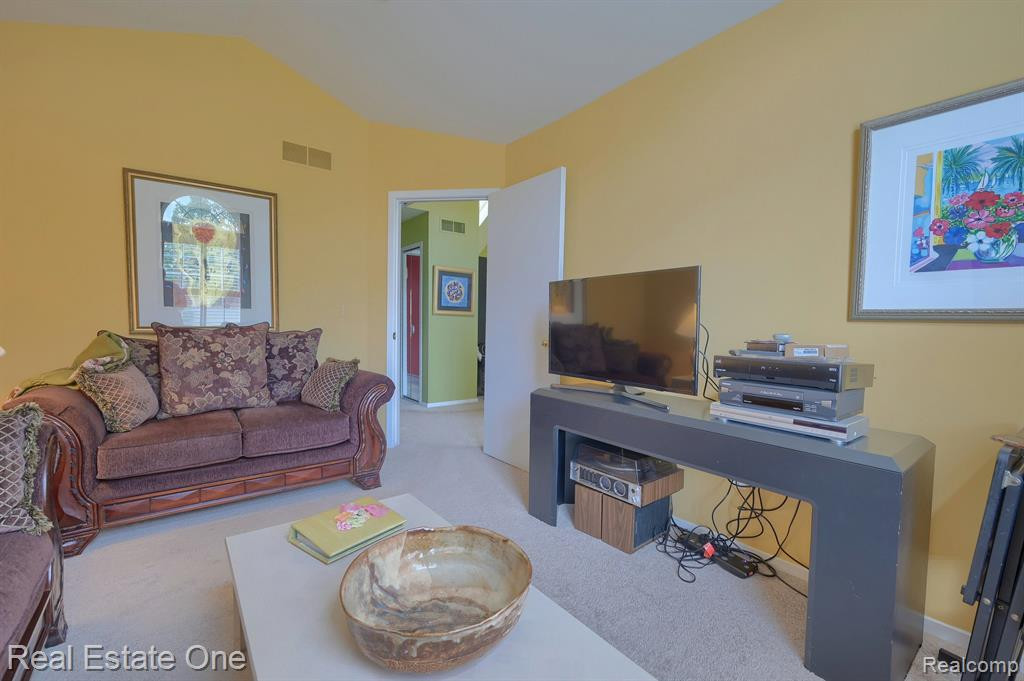227 SHORE BROOK LANE, Walled Lake, MI 48390 — Photo 5