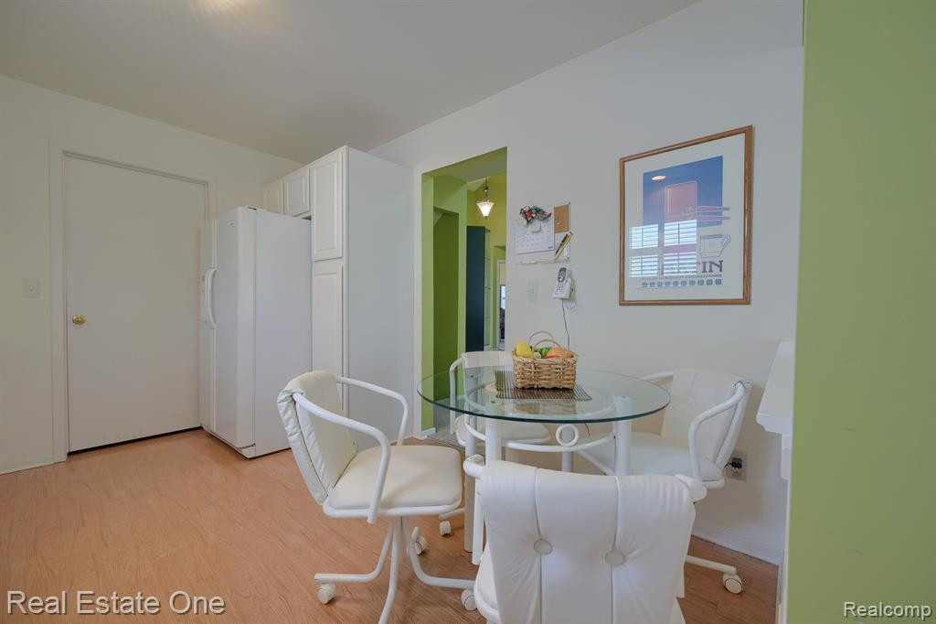 227 SHORE BROOK LANE, Walled Lake, MI 48390 — Photo 14
