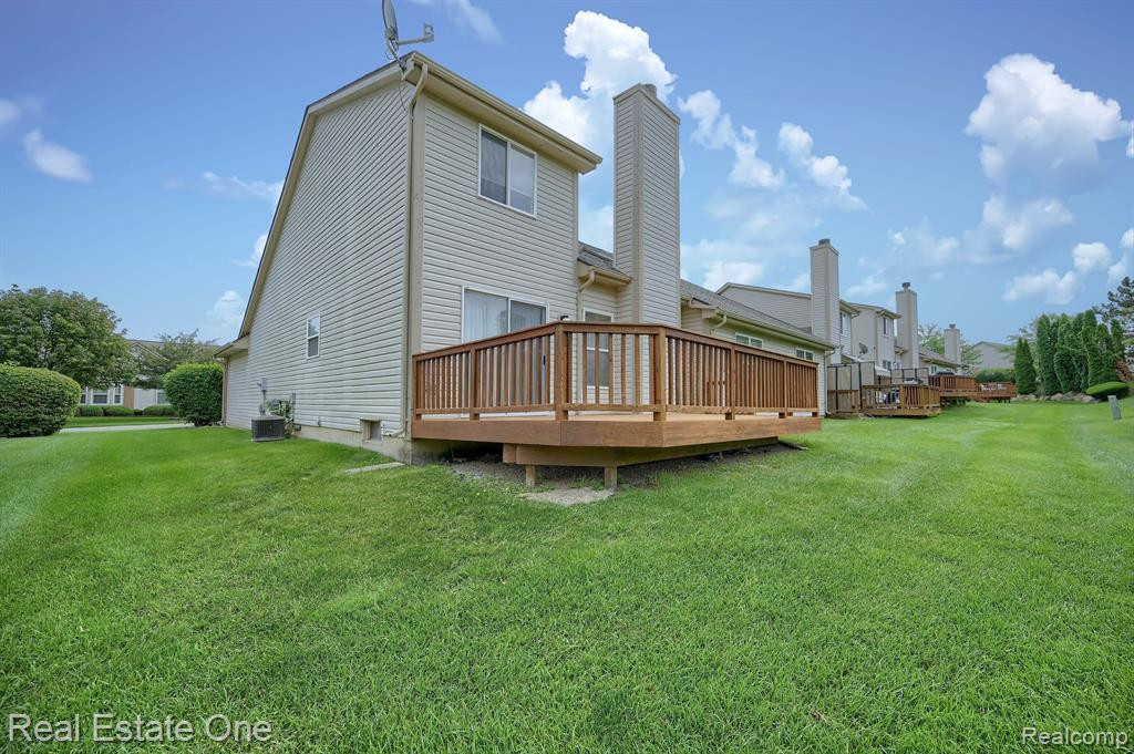 227 SHORE BROOK LANE, Walled Lake, MI 48390 — Photo 33