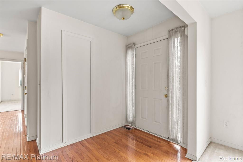 4770 WILLINGHAM, Ypsilanti, MI 48197 — Photo 3