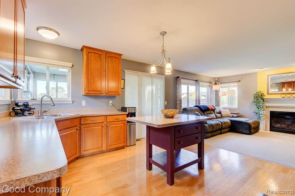 8302 N WARWICK, Ypsilanti, MI 48198 — Photo 11