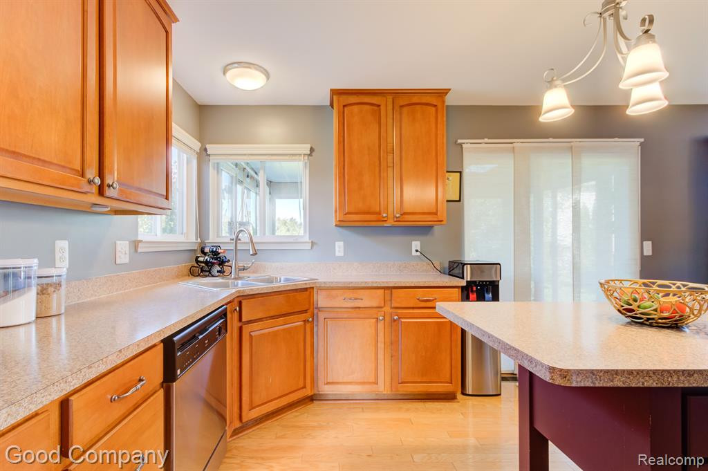 8302 N WARWICK, Ypsilanti, MI 48198 — Photo 12
