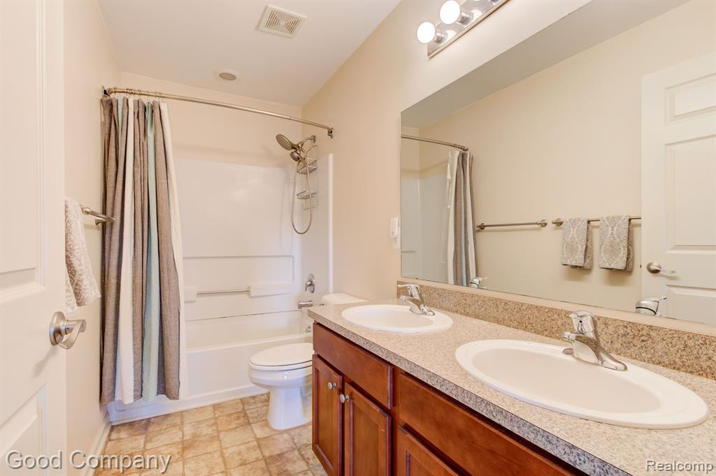 8302 N WARWICK, Ypsilanti, MI 48198 — Photo 40