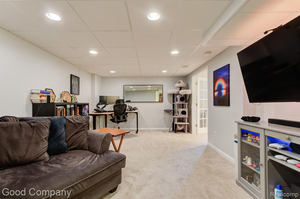 8302 N WARWICK, Ypsilanti, MI 48198 — Photo 44