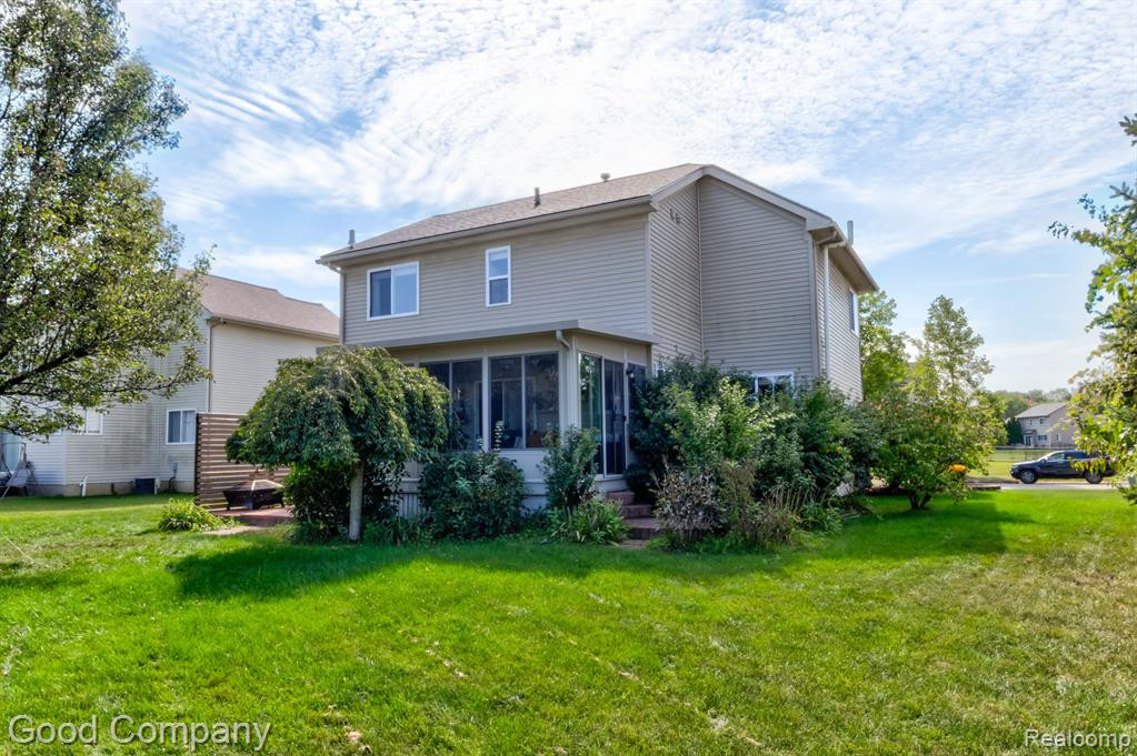 8302 N WARWICK, Ypsilanti, MI 48198 — Photo 57