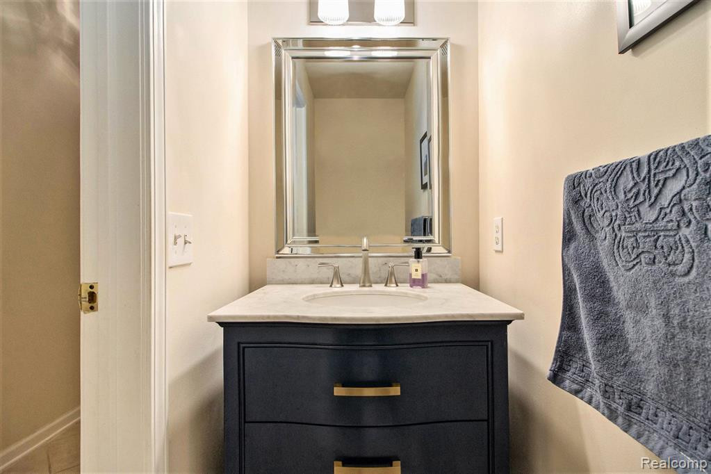 2806 Chaseway Drive, Ann Arbor, MI 48105 — Photo 17