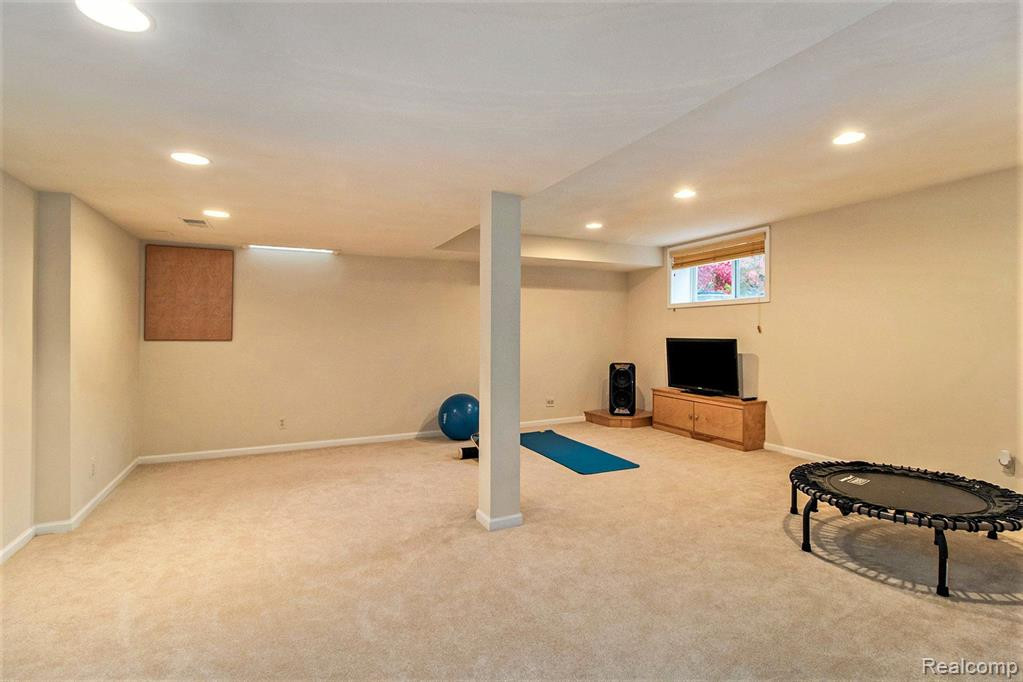 2806 Chaseway Drive, Ann Arbor, MI 48105 — Photo 28