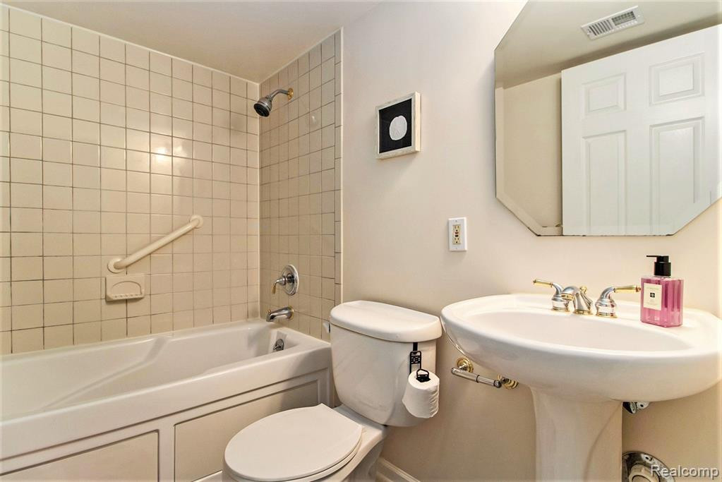 2806 Chaseway Drive, Ann Arbor, MI 48105 — Photo 30
