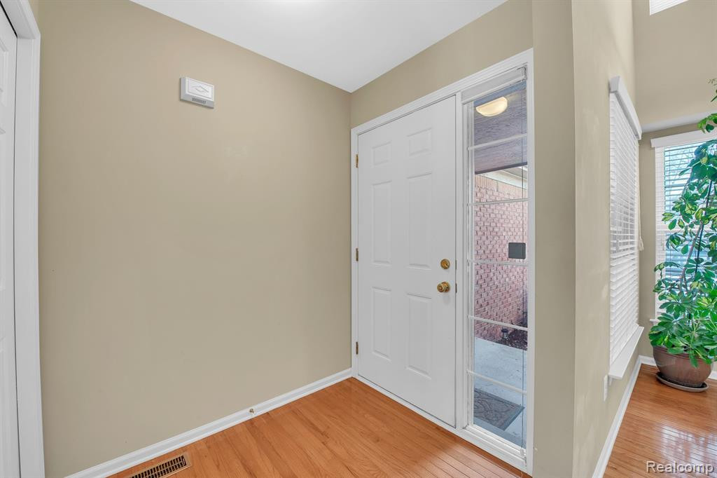 561 CHERRY GROVE Road, Canton, MI 48188 — Photo 4