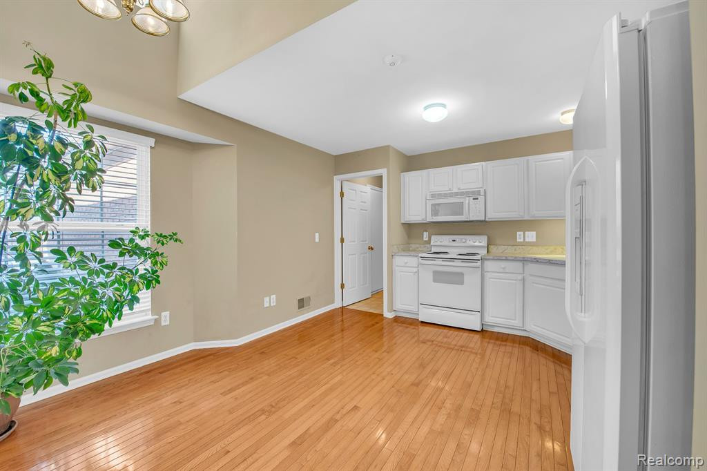 561 CHERRY GROVE Road, Canton, MI 48188 — Photo 5