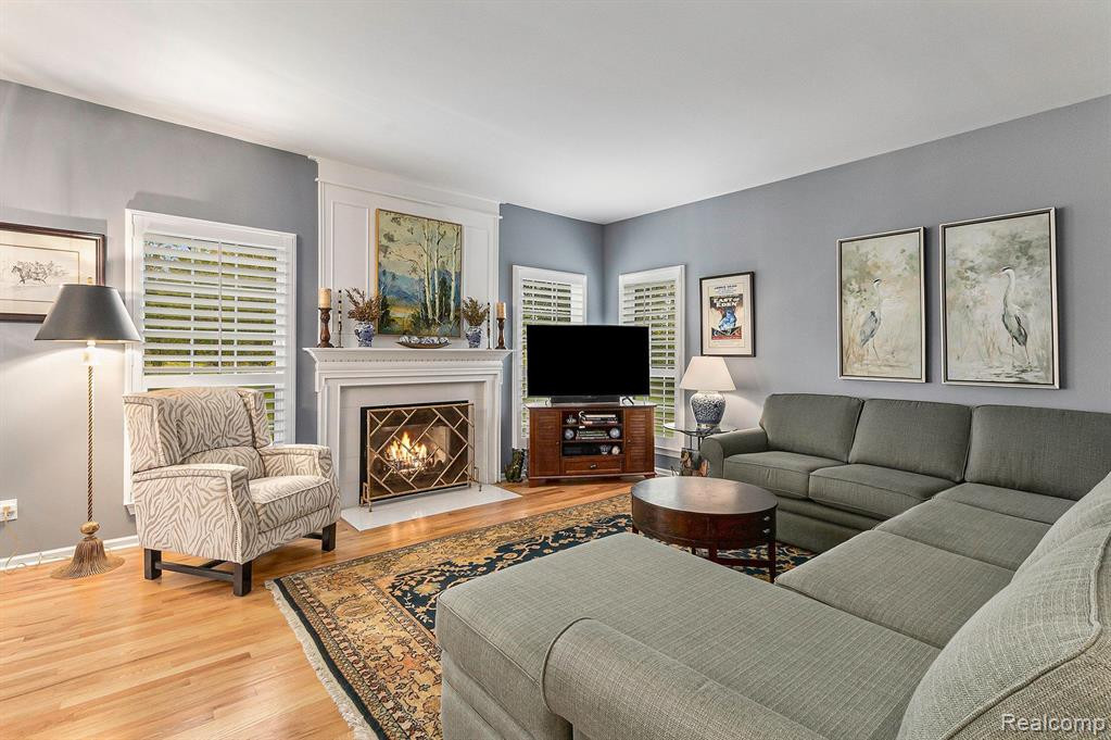 1083 EQUESTRIAN Drive, South Lyon, MI 48178 — Photo 4