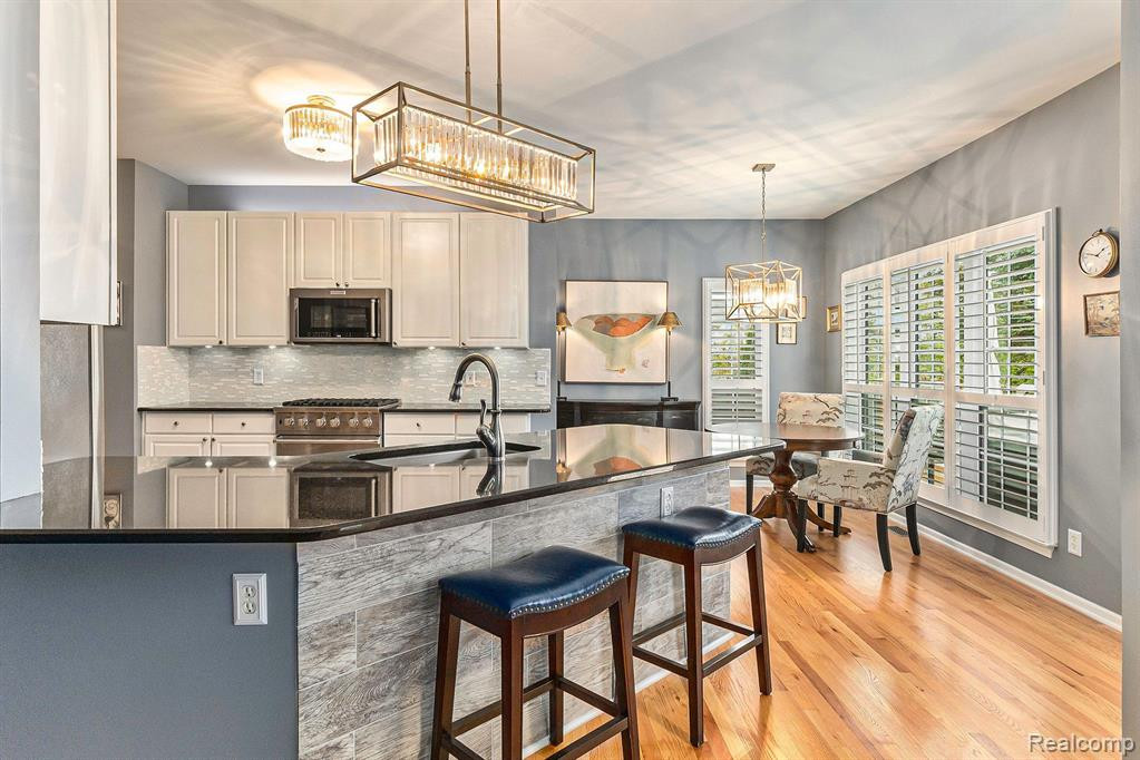 1083 EQUESTRIAN Drive, South Lyon, MI 48178 — Photo 10