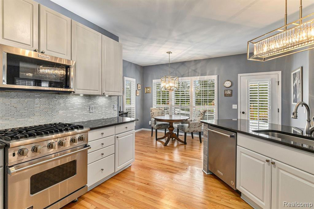1083 EQUESTRIAN Drive, South Lyon, MI 48178 — Photo 13