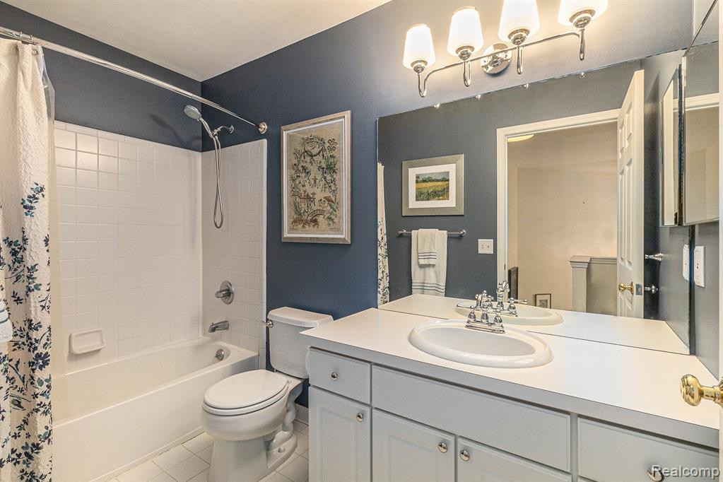 1083 EQUESTRIAN Drive, South Lyon, MI 48178 — Photo 27