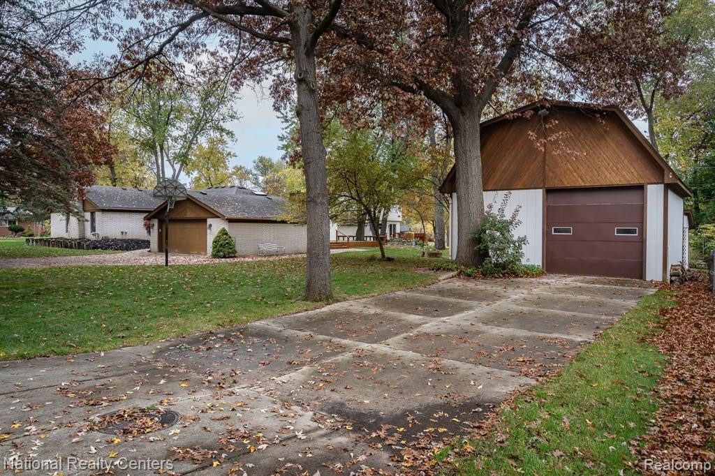 7806 CIRCLE Boulevard, West Bloomfield, MI 48323 — Photo 4