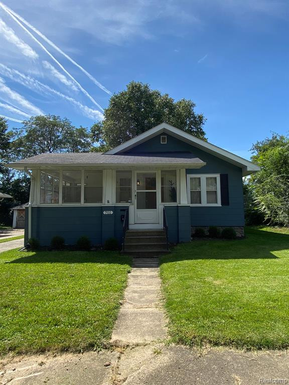701 SAINT CLAIR Avenue, Flint, MI 48504 — front exterior