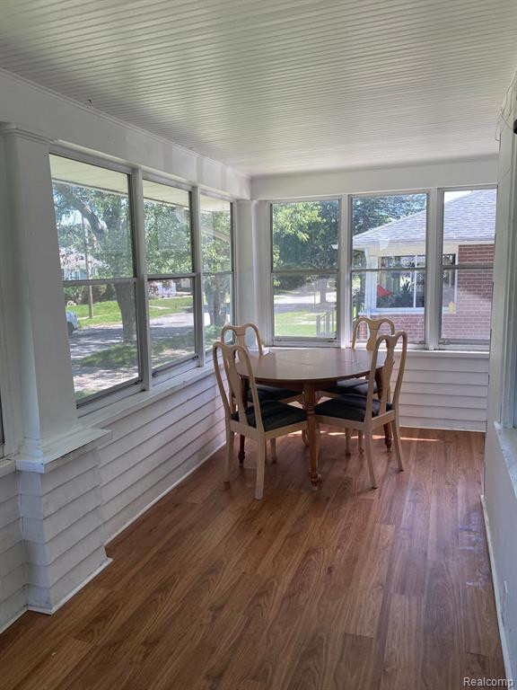 701 SAINT CLAIR Avenue, Flint, MI 48504 — Photo 6