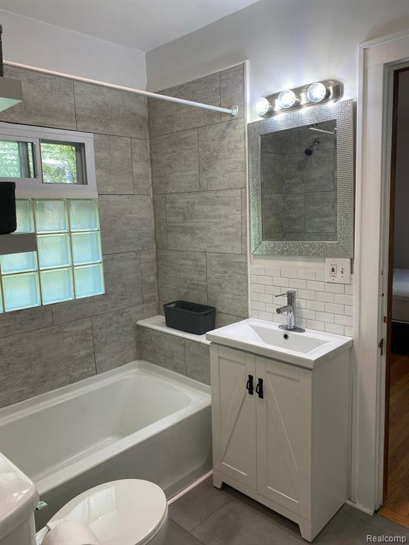 701 SAINT CLAIR Avenue, Flint, MI 48504 — Photo 8