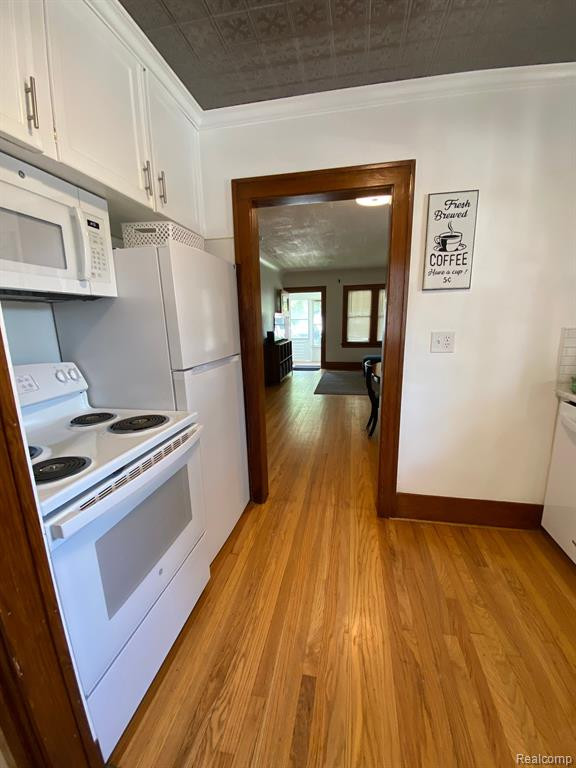 701 SAINT CLAIR Avenue, Flint, MI 48504 — Photo 18