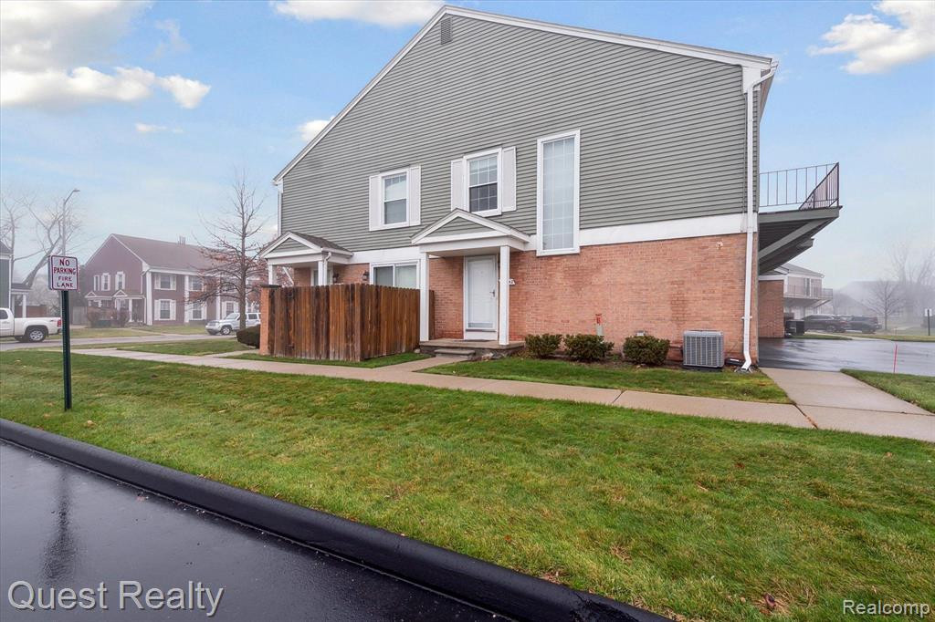 23642 STONEHENGE Boulevard, Novi, MI — Photo 3
