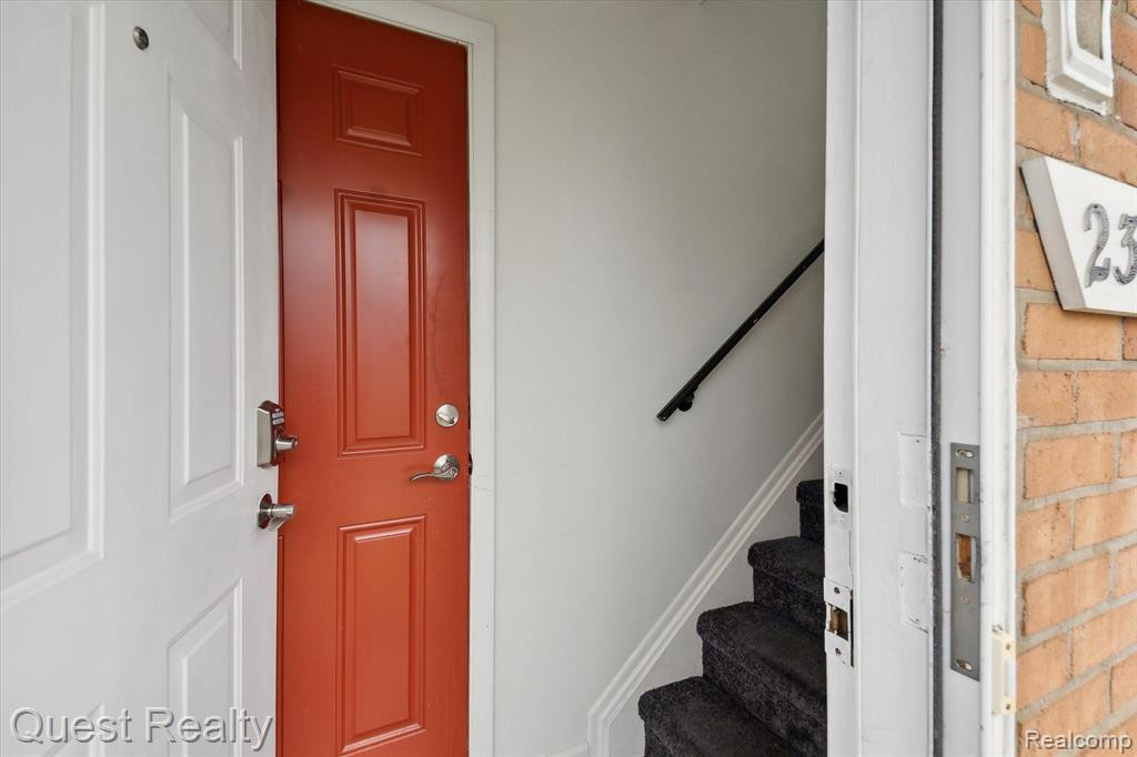 23642 STONEHENGE Boulevard, Novi, MI — Photo 5