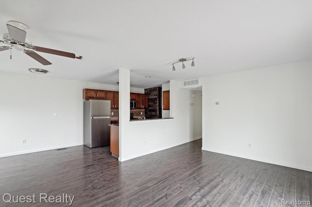 23642 STONEHENGE Boulevard, Novi, MI — Photo 6