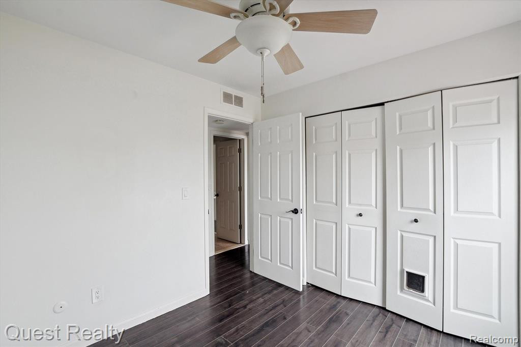 23642 STONEHENGE Boulevard, Novi, MI — Photo 16